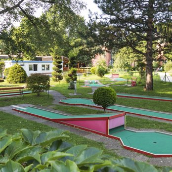 Minigolfplatz Alt Erlaa - Mini Golf Near Me - Vienna, 9