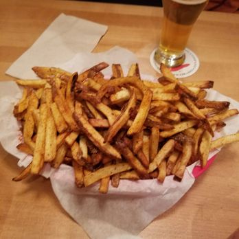 Mountain Sun Pub & Brewery - fries with Cajun seasoning - Pubs Near Me - Boulder, Colorado
