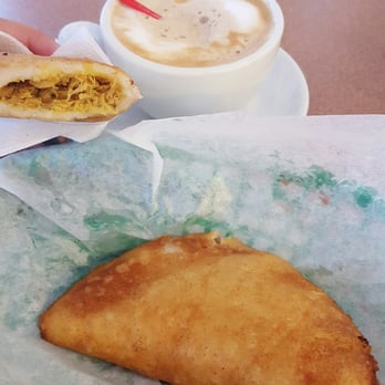 Orlando Snack Cafe - Empanada de pollo y cafe - Coffee & Tea Near Me - Orlando, Florida