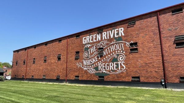 Green River Distilling Co. by null