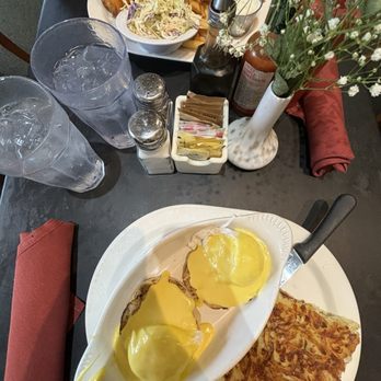 Gillwoods Cafe - Breakfast & Brunch Near Me - Saint Helena, California Gillwoods Cafe - Breakfast & Brunch Near Me - Saint Helena, California
