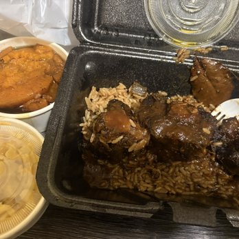 Karried Away - Oxtails over Rice,Mac n cheese,Yams - Food Trucks Near Me - Detroit, Michigan Karried Away - Oxtails over Rice,Mac n cheese,Yams - Food Trucks Near Me - Detroit, Michigan