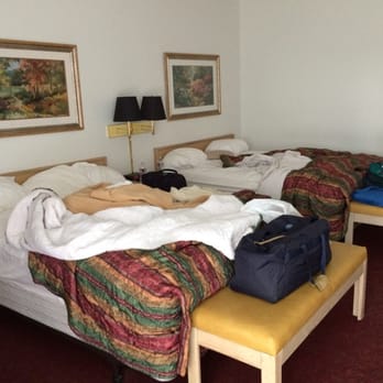 Edgewater Inn - Inside one of the hotel rooms - Hotels Near Me - Coos Bay, Oregon