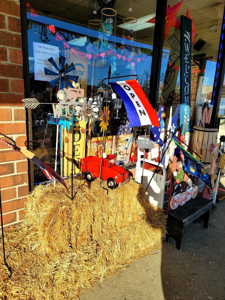 LONG ISLAND COUNTRY LIFE Updated September 2024 12 Photos 219