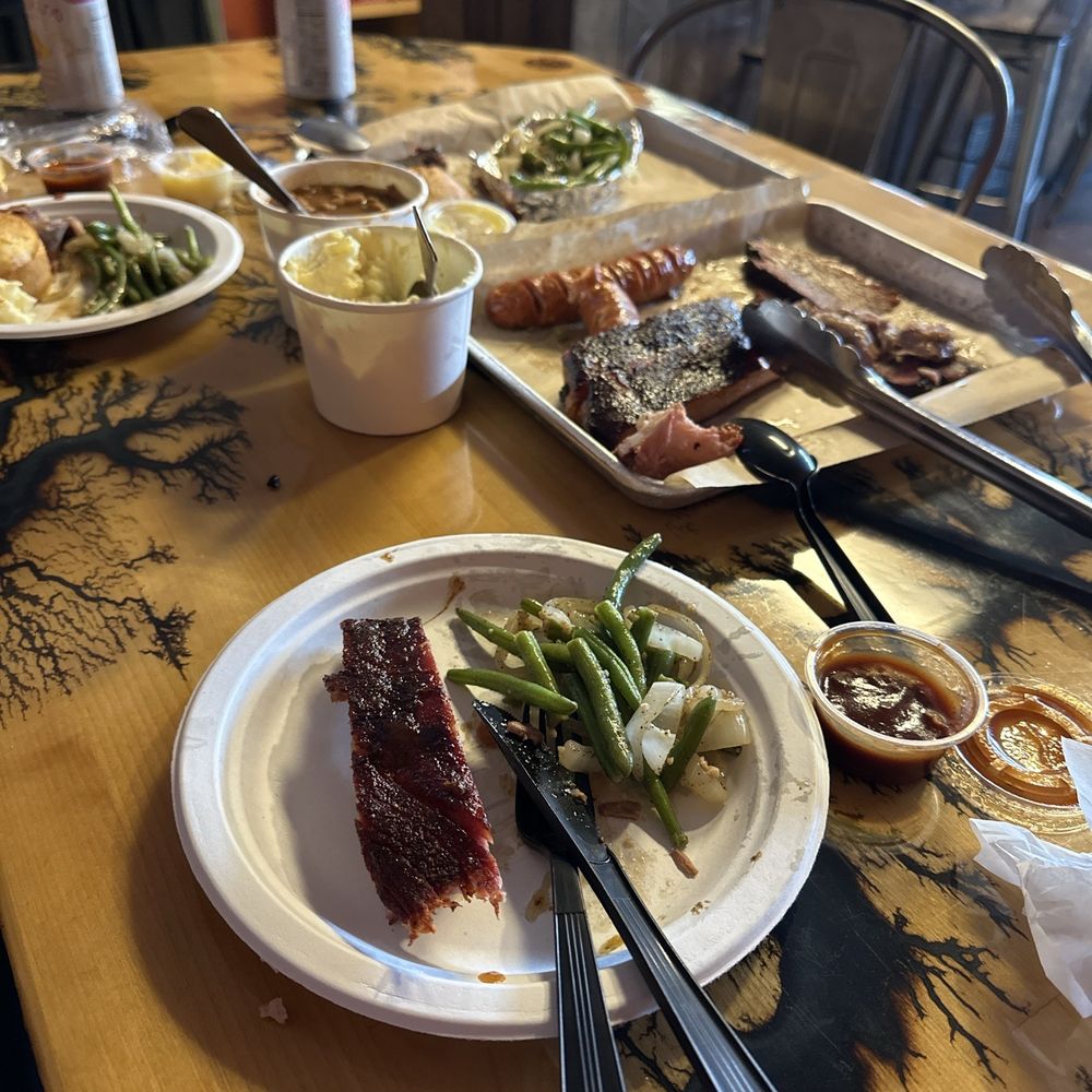 Family platter 3 meats & 3 sides Family platter 3 meats & 3 sides