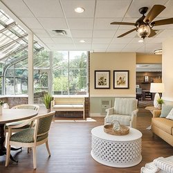 Assisted Living Locators - Beautiful sun room to read the morning paper!