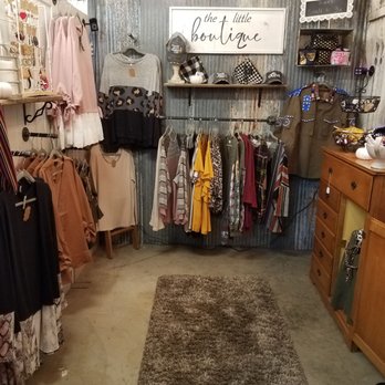 Salvage Sisters - Cute boutique clothing - Antiques Near Me - Franklin, Indiana