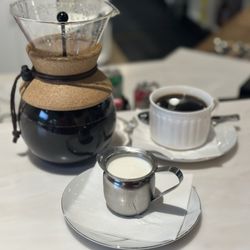 Lula Perl - French press and great pour-overs. They have dark roast too.