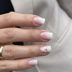 Glow Nails LA