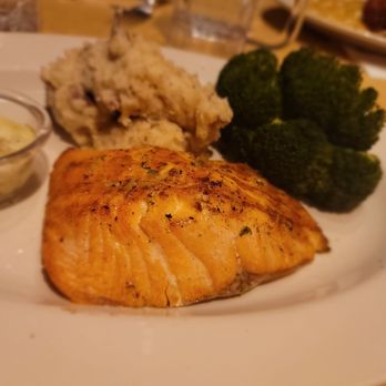 The Cheesecake Factory - Grilled salmon with mashed potatoes and broccoli - Desserts Near Me - Schaumburg, Illinois The Cheesecake Factory - Grilled salmon with mashed potatoes and broccoli - Desserts Near Me - Schaumburg, Illinois