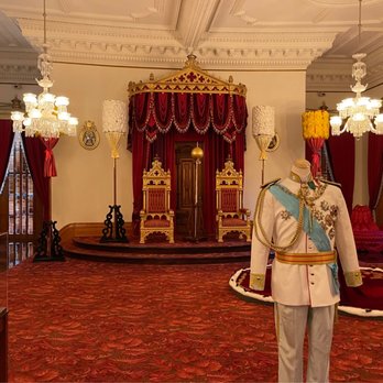 Iolani Palace - Museums Near Me - Honolulu, Hawaii Iolani Palace - Museums Near Me - Honolulu, Hawaii