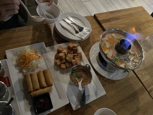 Hollywood Thai Resturant by null