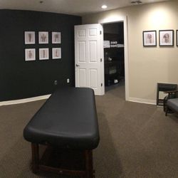 Salina Movement Therapy - Welcome to the Stretch & Movement Therapy space. Feel relaxed knowing we can help you get out of pain and move better.