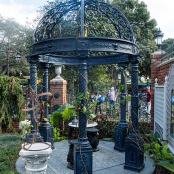 Haunted Mansion - New queue line details (Jan 2025) - Haunted Houses Near Me - Anaheim, California Haunted Mansion - New queue line details (Jan 2025) - Haunted Houses Near Me - Anaheim, California