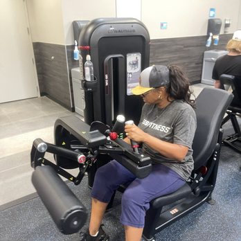 EōS Fitness - Leg lifts - Gyms Near Me - Moreno Valley, California EōS Fitness - Leg lifts - Gyms Near Me - Moreno Valley, California