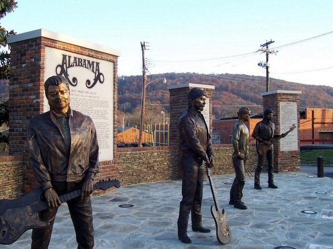 Statues of the Band Alabama Logo