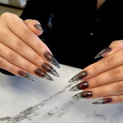 D Nails