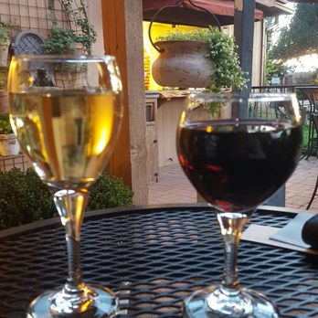 Sky Ranch Lodge - Quiet wine bar outside of the lobby - Hotels Near Me - Sedona, Arizona Sky Ranch Lodge - Quiet wine bar outside of the lobby - Hotels Near Me - Sedona, Arizona