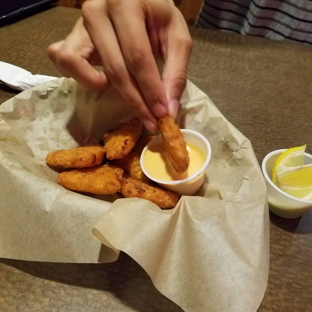 Mac n cheese bites so good not greasy and chipotle sauce was very flavorable a little watery but complimented the crunchy cheesyness