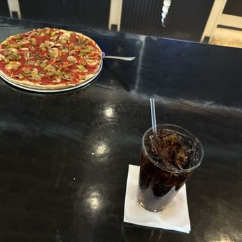 Danny's On Douglas - Whiskey And Pizza - American Near Me - Elgin, Illinois