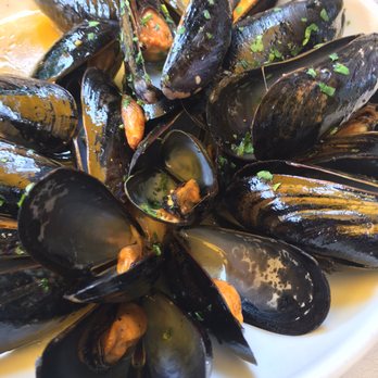 Umbertos - Mussels (White) - Pizza Near Me - Massapequa Park, New York