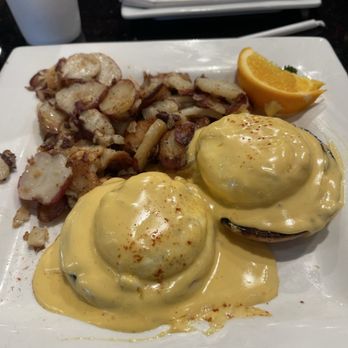 Keke's Breakfast Cafe - Eggs Benedict - Breakfast & Brunch Near Me - Boynton Beach, Florida
