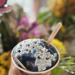 Ululanis Hawaiian Shave Ice - Blubbery cheesecake