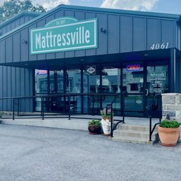 Exterior photo of Mattressville - Granbury, Texas Exterior photo of Mattressville - Granbury, Texas