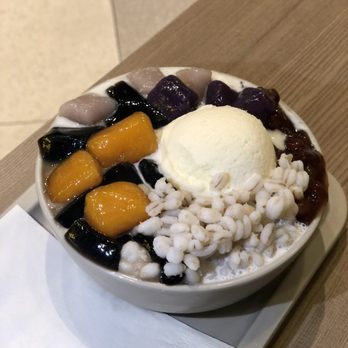 Honeymoon Dessert - Grass jelly with ice cream in vanilla ice - Desserts Near Me - Markham, Ontario