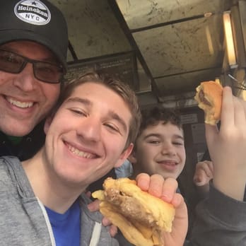 White Manna - Smiles of deliciousness - Burgers Near Me - Hackensack, New Jersey White Manna - Smiles of deliciousness - Burgers Near Me - Hackensack, New Jersey