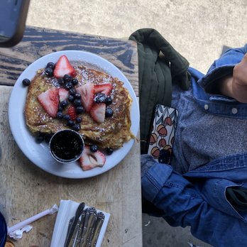 Fratelli Cafe - Croissant French Toast - Coffee & Tea Near Me - Los Angeles, California Fratelli Cafe - Croissant French Toast - Coffee & Tea Near Me - Los Angeles, California