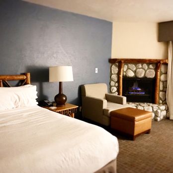 Holiday Inn The Lodge at Big Bear Lake - Big Bear, CA
