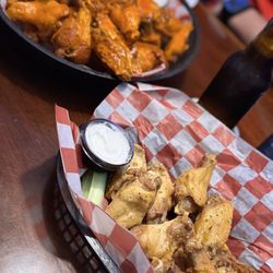 Packy's Sports Pub & Grill