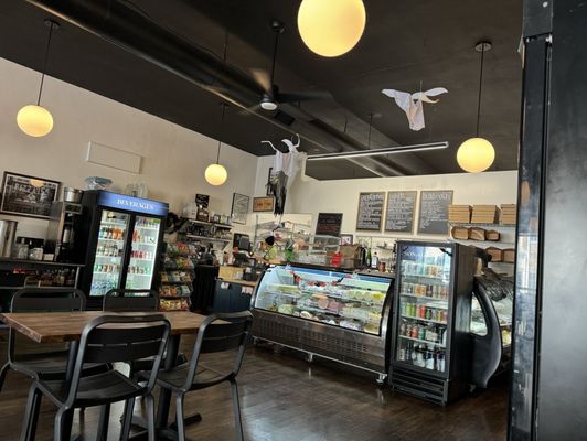 MOTO Delicatessen & Bodega by null