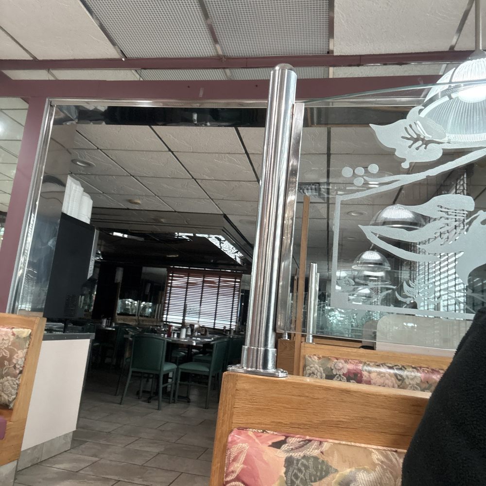 Spinning Wheel Diner - Diners Near Me - Whitehouse Station, New Jersey
