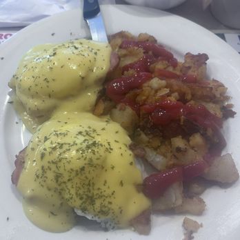 The Crazy Pancake - Eggs Benedict - Pancakes Near Me - Plainville, Connecticut