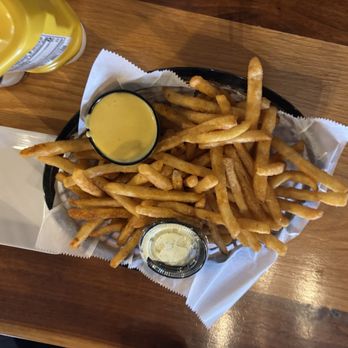 Guggman Haus Brewing Co - Fries with beer, cheese, and aïoli sauce, delicious and crispy - Breweries Near Me - Indianapolis, Indiana Guggman Haus Brewing Co - Fries with beer, cheese, and aïoli sauce, delicious and crispy - Breweries Near Me - Indianapolis, Indiana