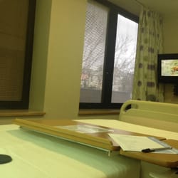 The Wellington Hospital - Feels like I've checked into a luxury hotel. A porter showed me to my private room. Another man has taken my lunch order.