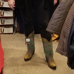 What a pair of boots I got today, looking forward to rocking some country concerts in my new boots What a pair of boots I got today, looking forward to rocking some country concerts in my new boots