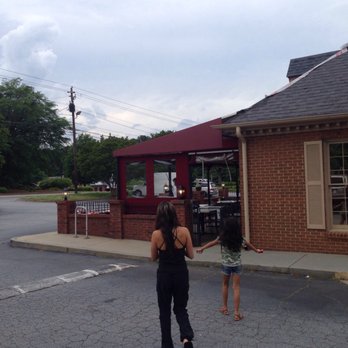 Mellow Mushroom Dunwoody - Pizza Near Me - Dunwoody, Georgia