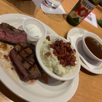 Texas Roadhouse - Medium rare 6oz sirloin - Steakhouses Near Me - Manchester, New Hampshire Texas Roadhouse - Medium rare 6oz sirloin - Steakhouses Near Me - Manchester, New Hampshire