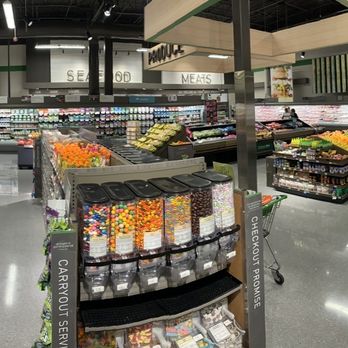 Publix - Veg n fruit isle. A bit small but ok - Grocery Near Me - Lakeland, Florida Publix - Veg n fruit isle. A bit small but ok - Grocery Near Me - Lakeland, Florida