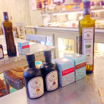 Byzance Champs Elysée - White vinegar,red wine vinegar, Portuguese salt,Olive oil. - Spanish Near Me - Paris, 75