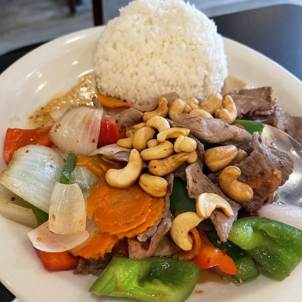 Siam Table - Cashew Beef (lunch portion) - Thai Near Me - Ankeny, Iowa Siam Table - Cashew Beef (lunch portion) - Thai Near Me - Ankeny, Iowa
