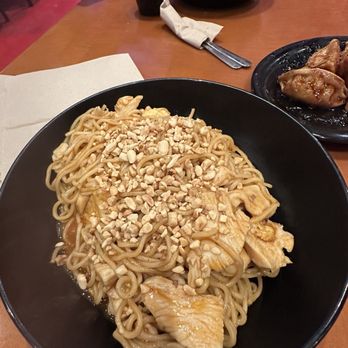 Pei Wei Asian Kitchen - Chicken pad thai - Asian Fusion Near Me - Tucson, Arizona Pei Wei Asian Kitchen - Chicken pad thai - Asian Fusion Near Me - Tucson, Arizona
