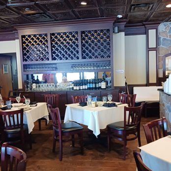 Chianti's Pizza & Pasta - Dining room - Italian Near Me - Longwood, Florida