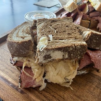 Lester's Deli - Ruben 4/5 - Delis Near Me - Henderson, Nevada