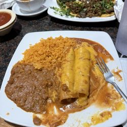 Guadalajara Mexican Grill - (2) Enchiladas Plate