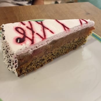 Goodies - Mohn-Rhabarber-Kuchen - Cafes Near Me - Berlin, BE