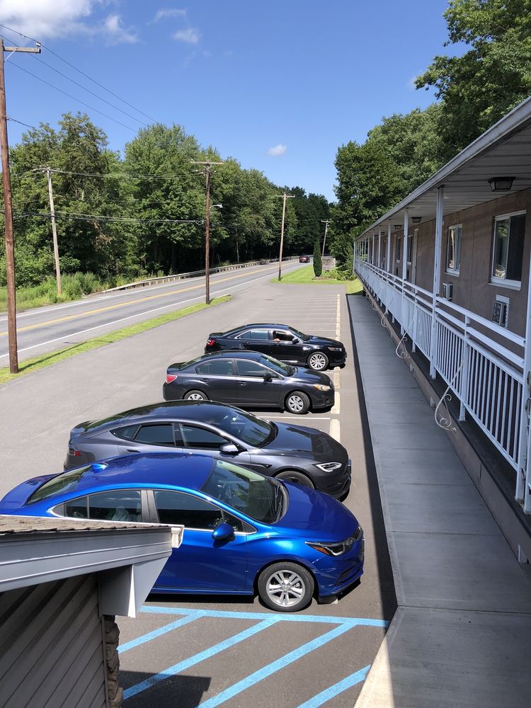 LANTERN LODGE Updated September 2024 1257 E Catawissa St